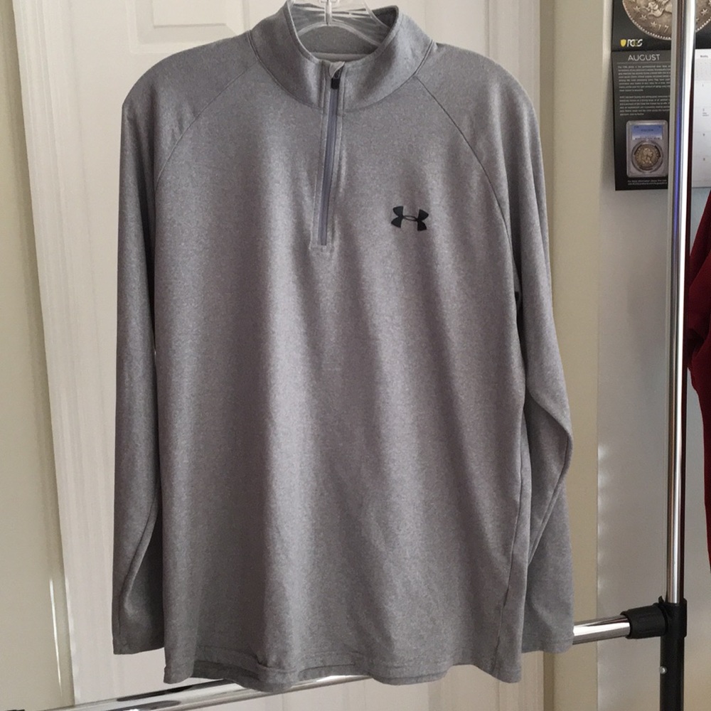 🐝Under Armour Athletic Shirt